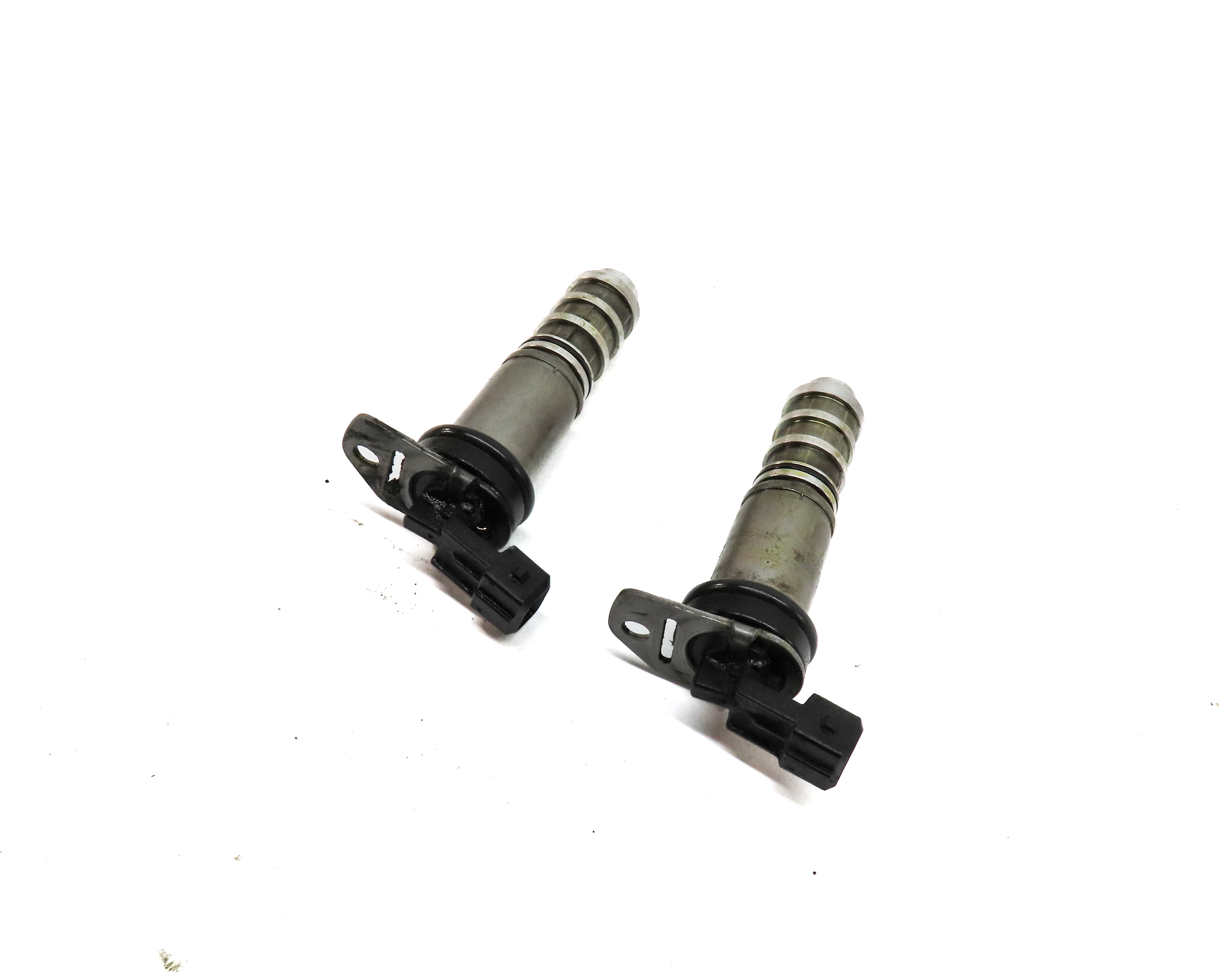 2014 BMW 750Li (F01) 4.4L (N63) ENGINE VANOS TIMING SOLENOID VALVE SET/2 — exact item pictured